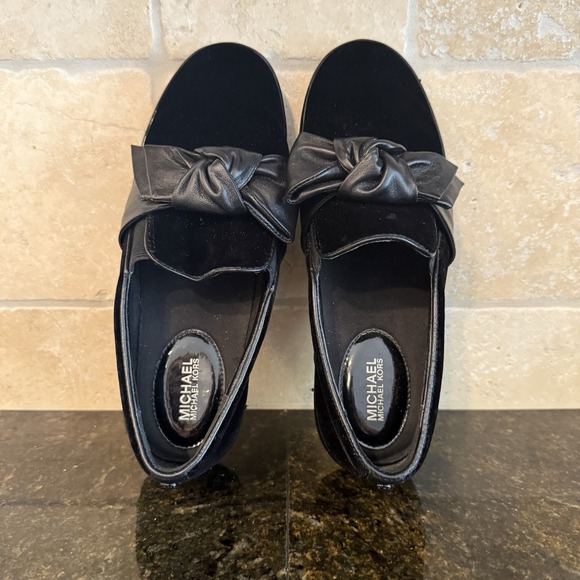 Michael Kors Willa Slip On Shoes Size 6M Black Velvet Bow Detail - Picture 10 of 13